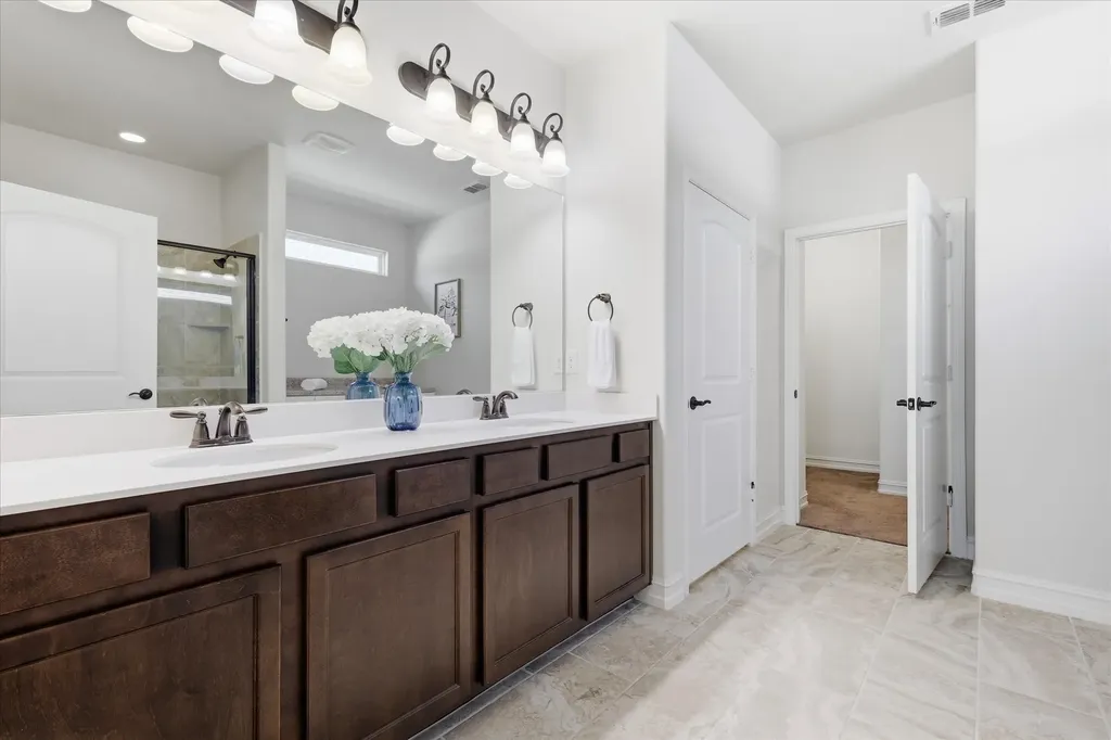 2554 Luna Vista Lane Frisco TX 75036