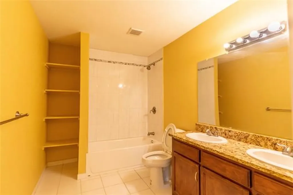 2746 Kingston Street Dallas TX 75211