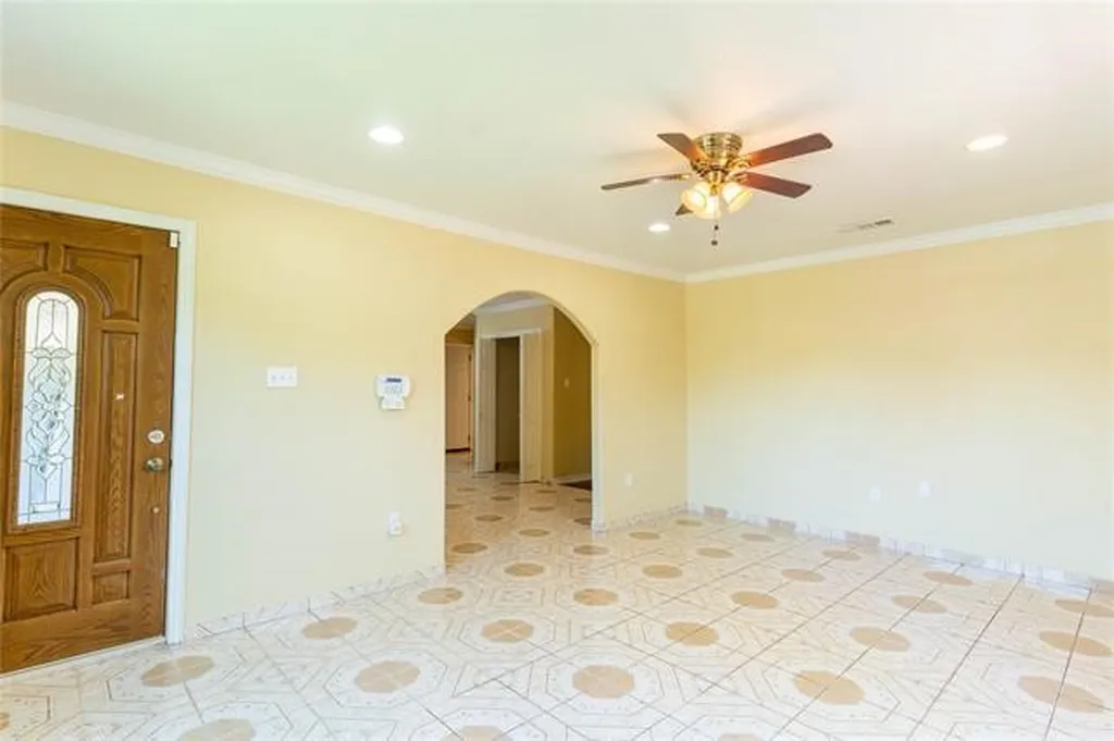 2746 Kingston Street Dallas TX 75211