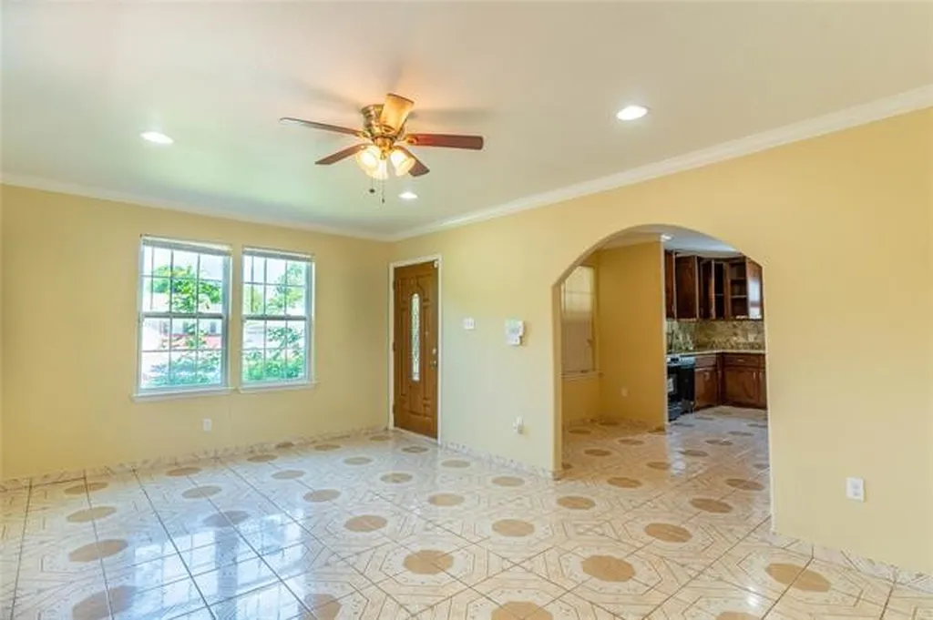 2746 Kingston Street Dallas TX 75211