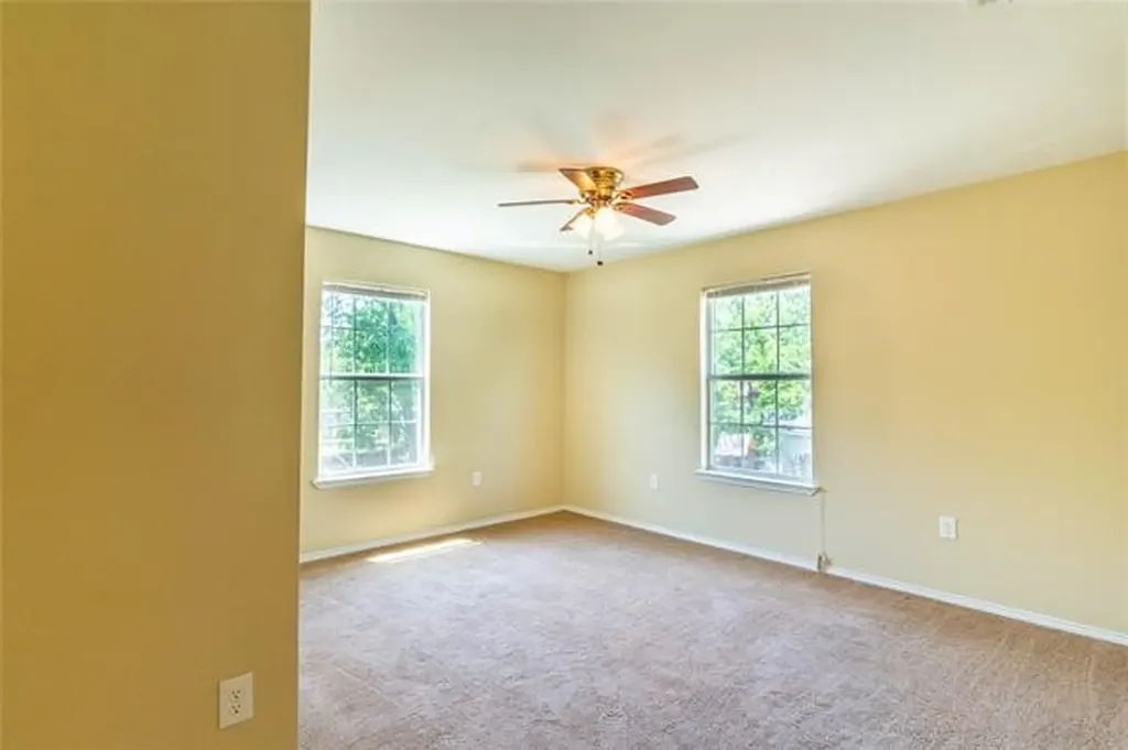 2746 Kingston Street Dallas TX 75211
