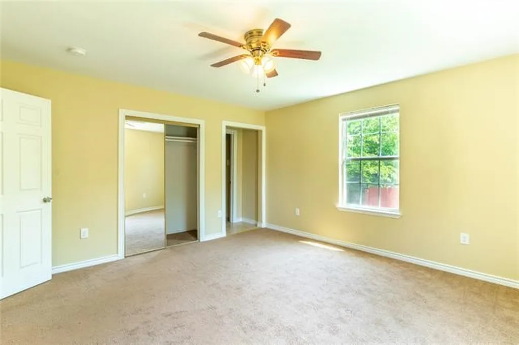 2746 Kingston Street Dallas TX 75211