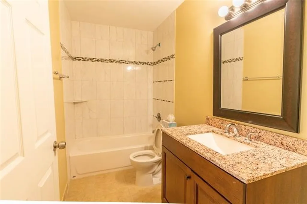 2746 Kingston Street Dallas TX 75211
