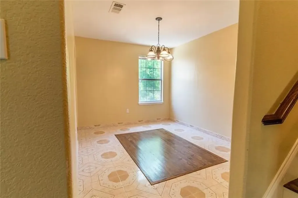 2746 Kingston Street Dallas TX 75211
