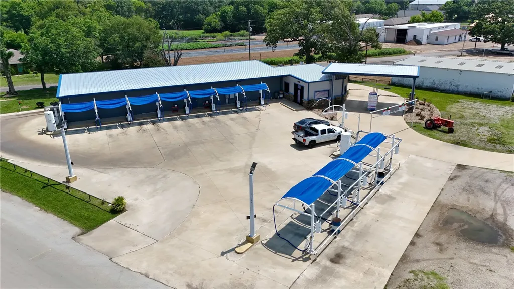 521 W Main Street Chandler TX 75758