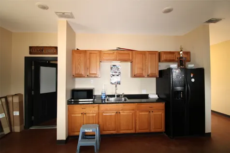 521 W Main Street Chandler TX 75758