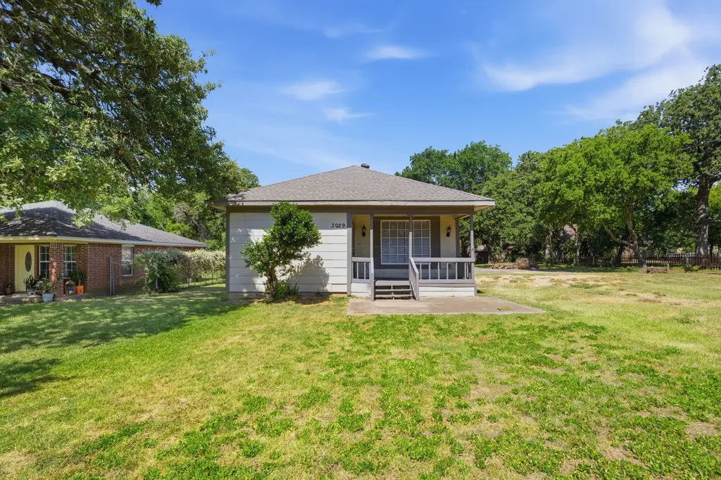 3029 Pueblo Trail Lake Worth TX 76135