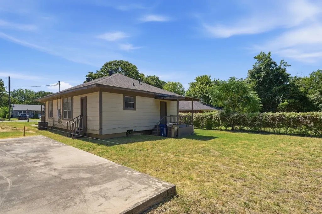 3029 Pueblo Trail Lake Worth TX 76135