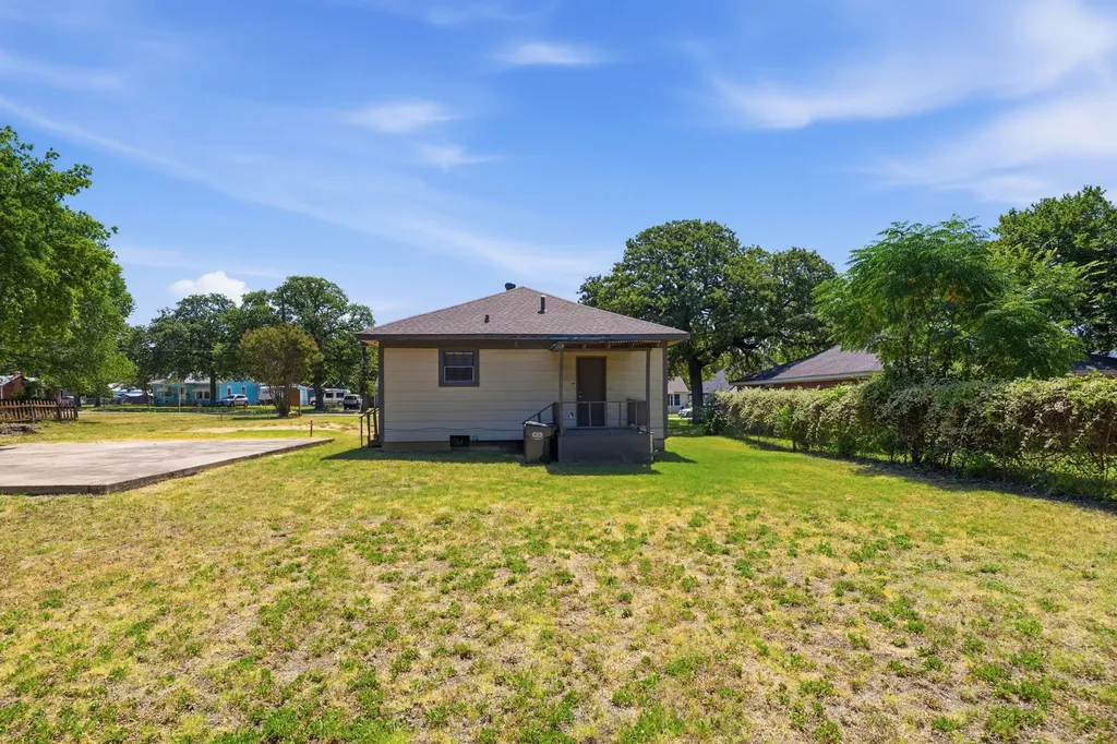 3029 Pueblo Trail Lake Worth TX 76135