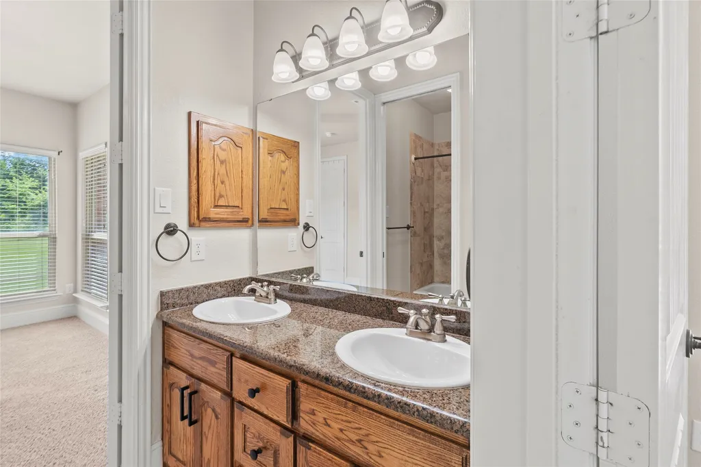 239 County Road 4105 Bonham TX 75418