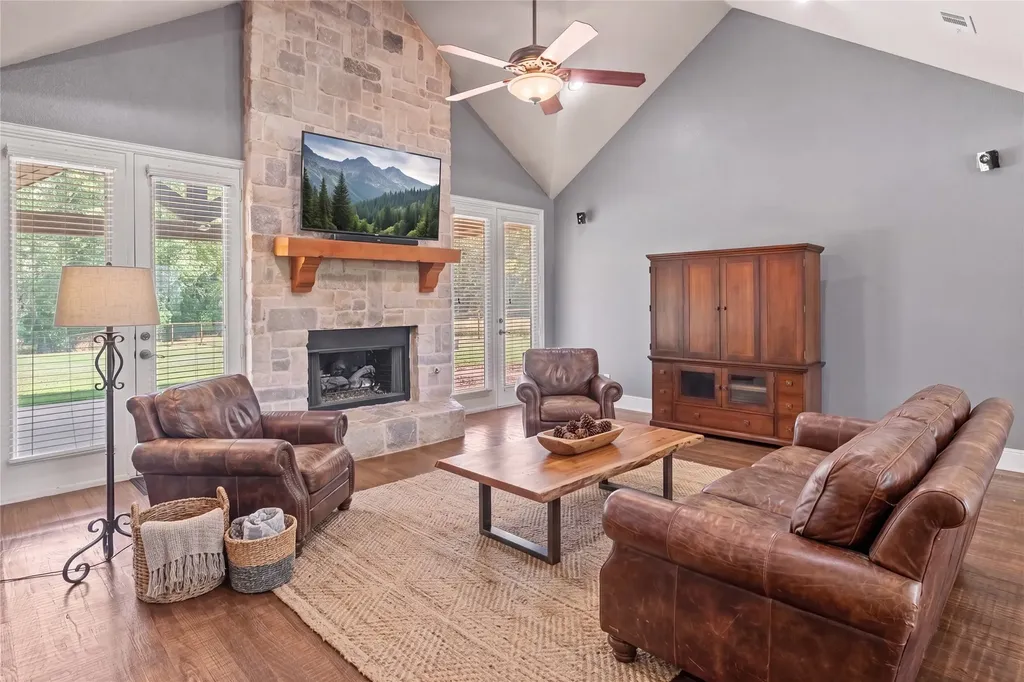 239 County Road 4105 Bonham TX 75418