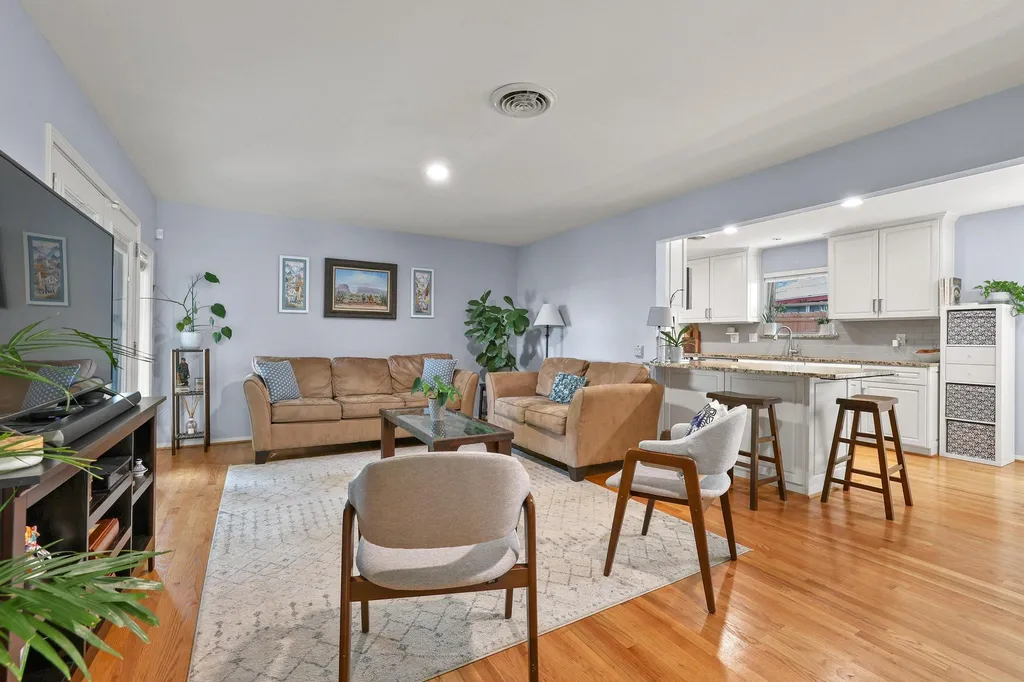 10432 Chesterton Drive Dallas TX 75238