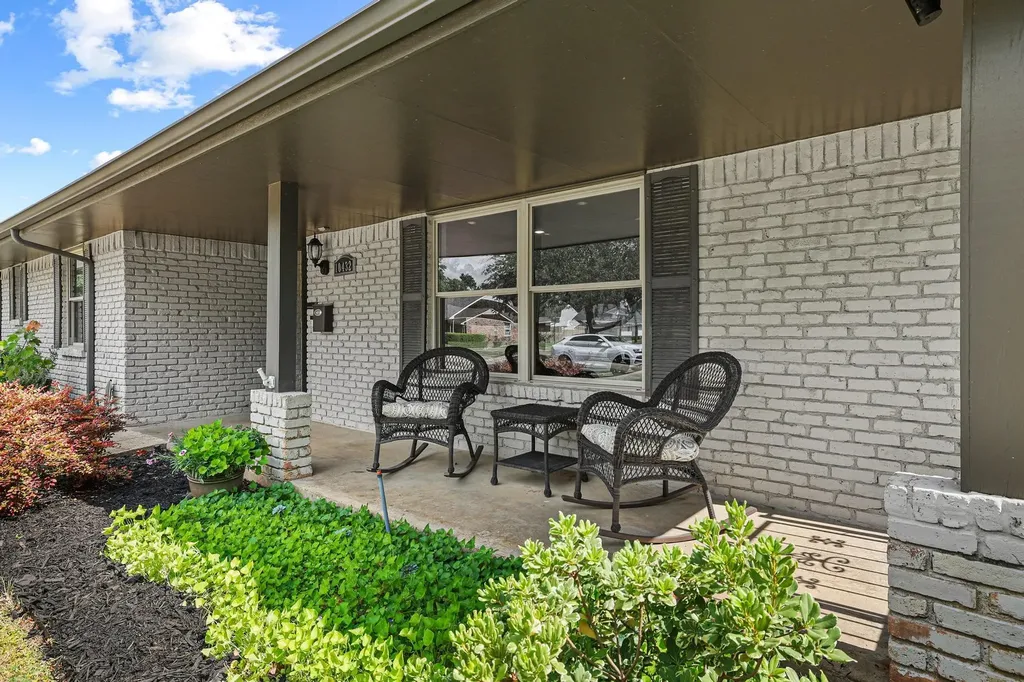 10432 Chesterton Drive Dallas TX 75238