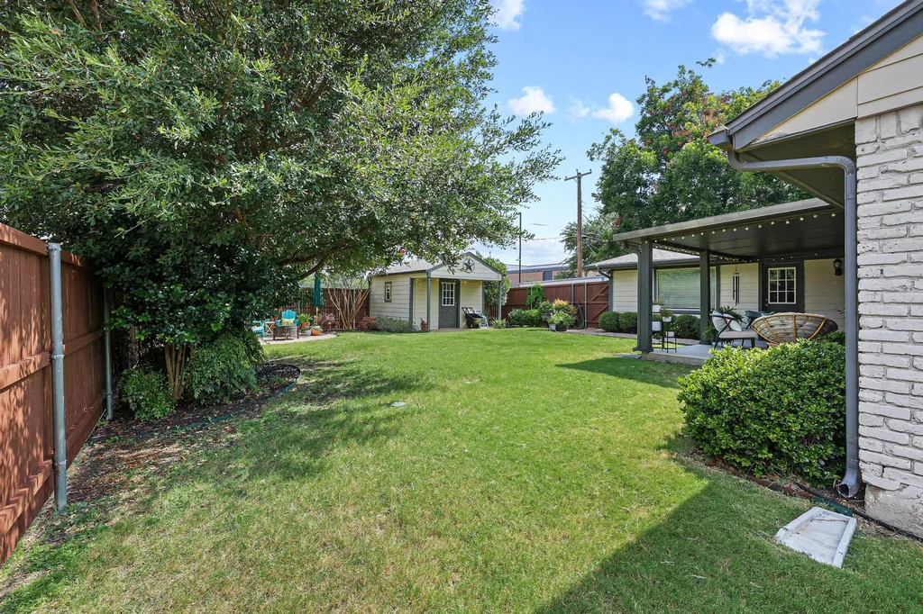 10432 Chesterton Drive Dallas TX 75238