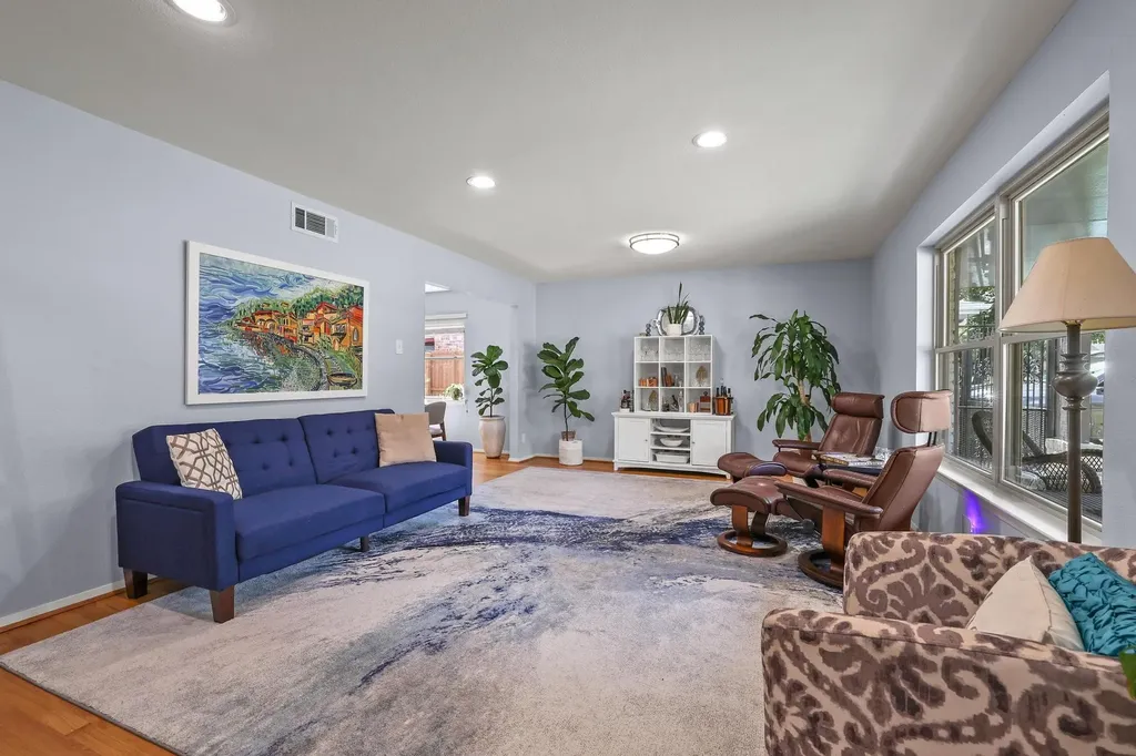 10432 Chesterton Drive Dallas TX 75238