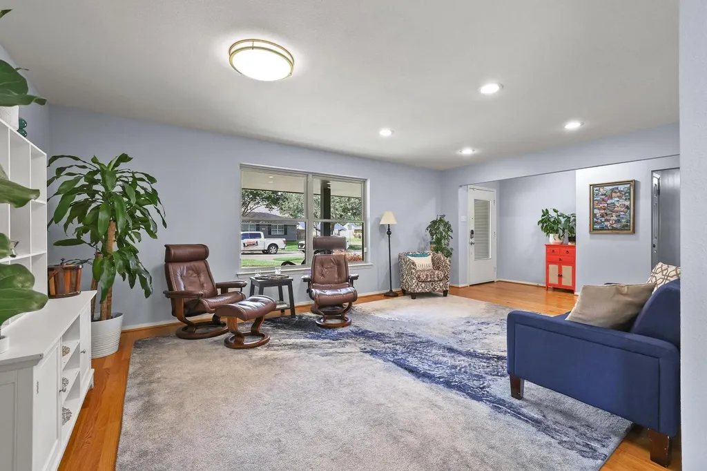 10432 Chesterton Drive Dallas TX 75238