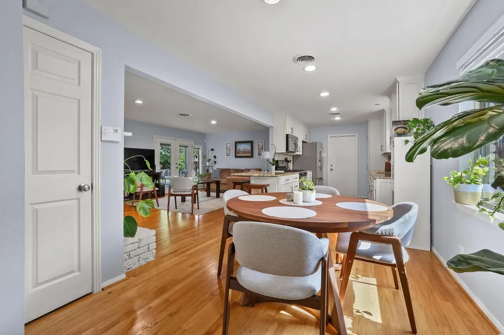 10432 Chesterton Drive Dallas TX 75238