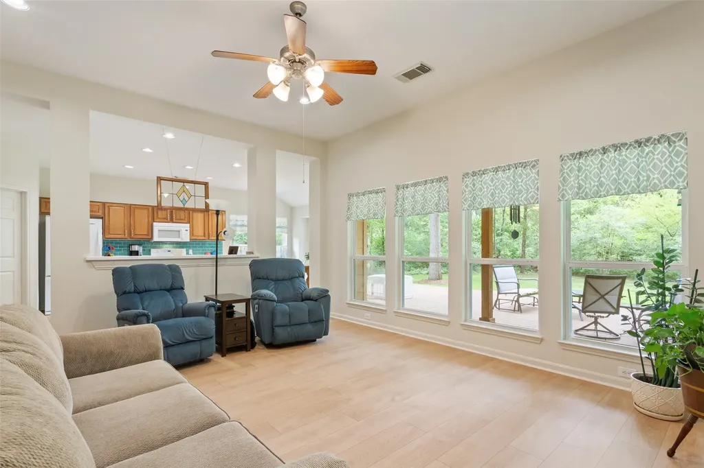 810 Robindale Lane Fairfield TX 75840