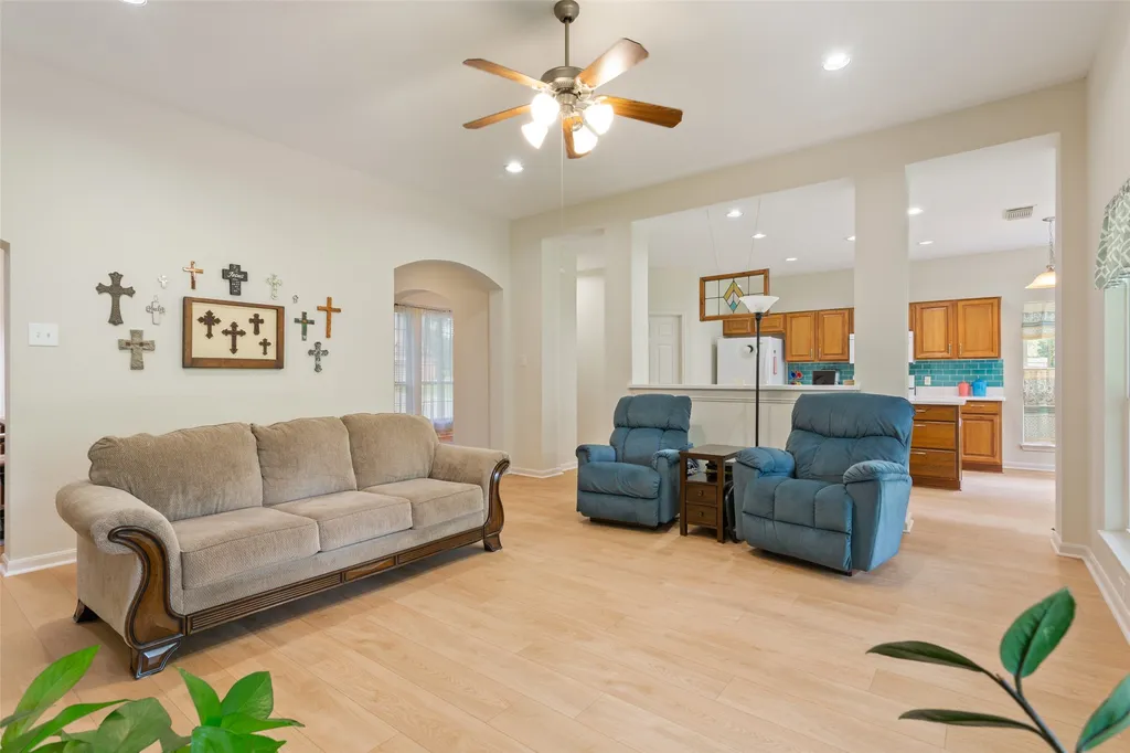810 Robindale Lane Fairfield TX 75840
