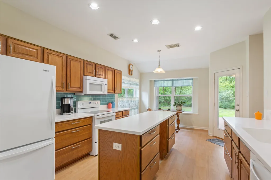 810 Robindale Lane Fairfield TX 75840