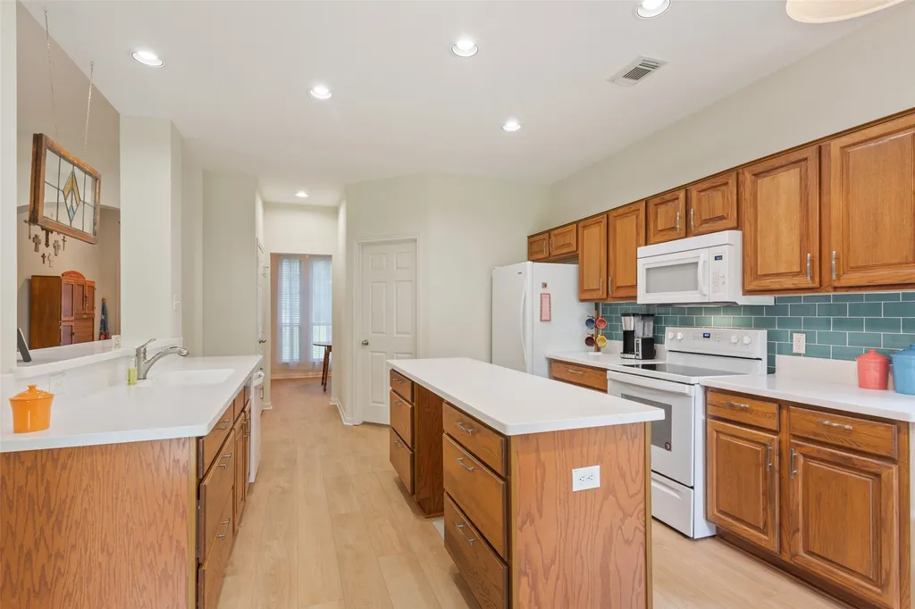 810 Robindale Lane Fairfield TX 75840