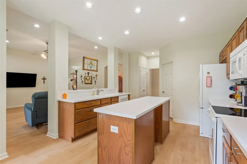 810 Robindale Lane Fairfield TX 75840