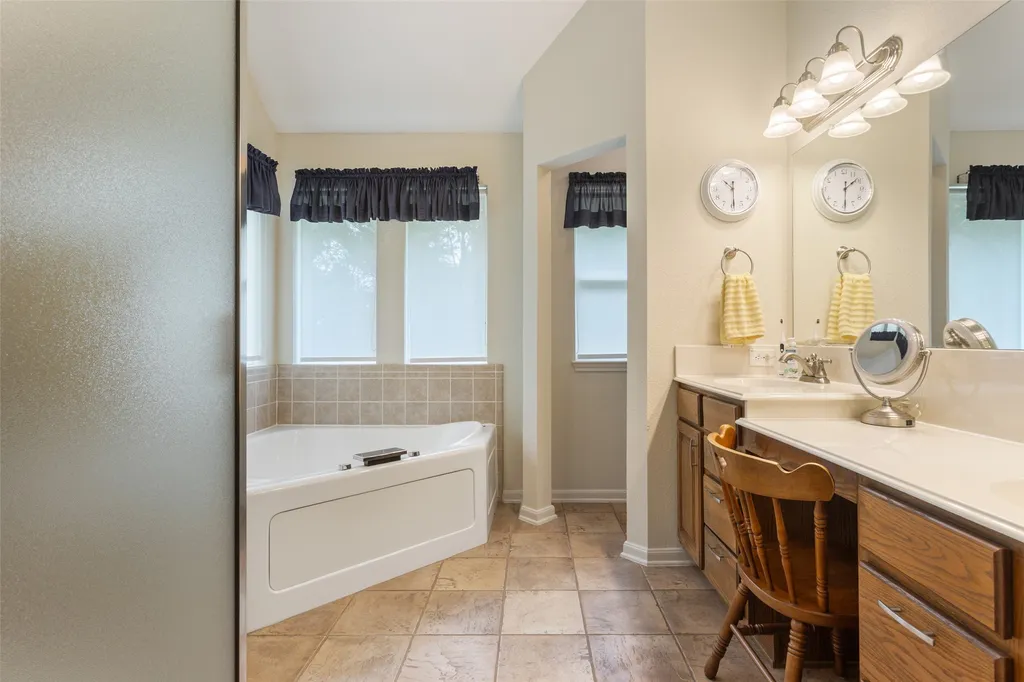810 Robindale Lane Fairfield TX 75840