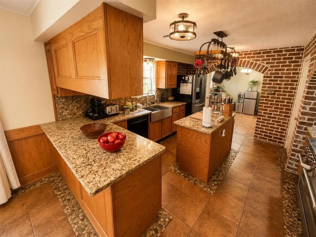 316 County Road 2750 Hughes Springs TX 75656