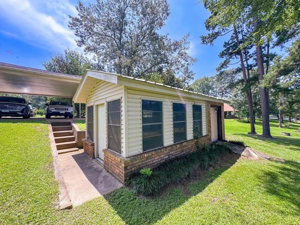 316 County Road 2750 Hughes Springs TX 75656