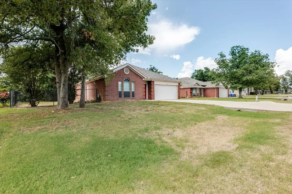 406 Redbud Lane Tolar TX 76476
