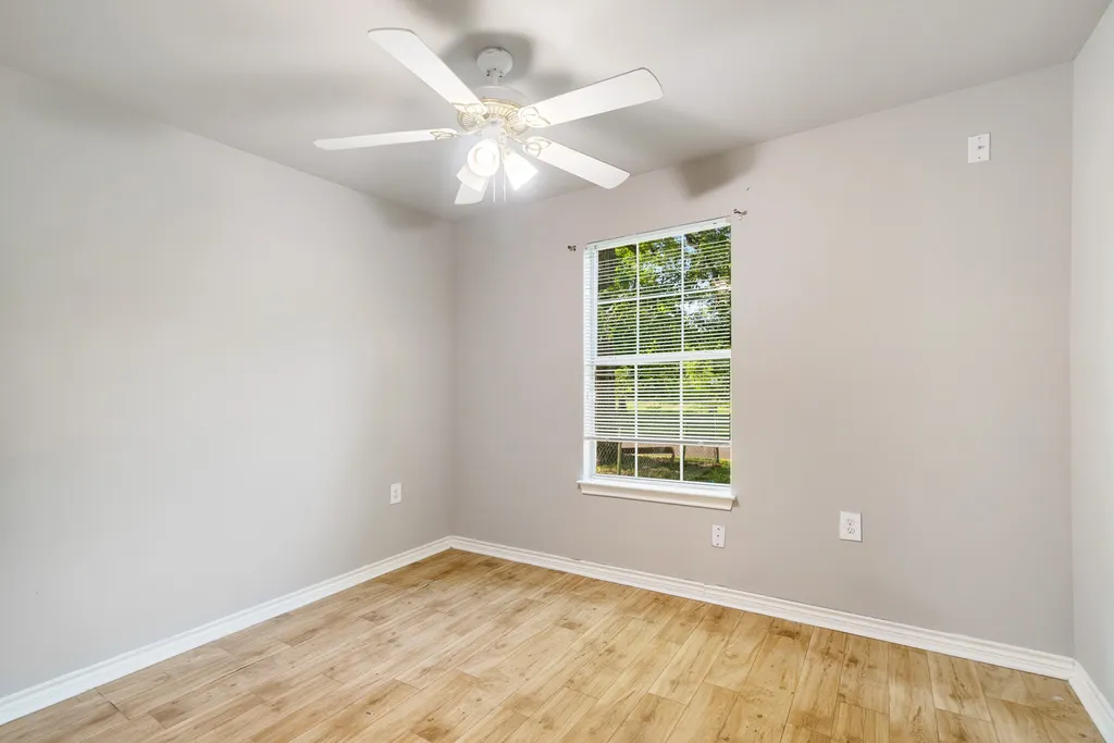 855 14th Street NW Paris TX 75460