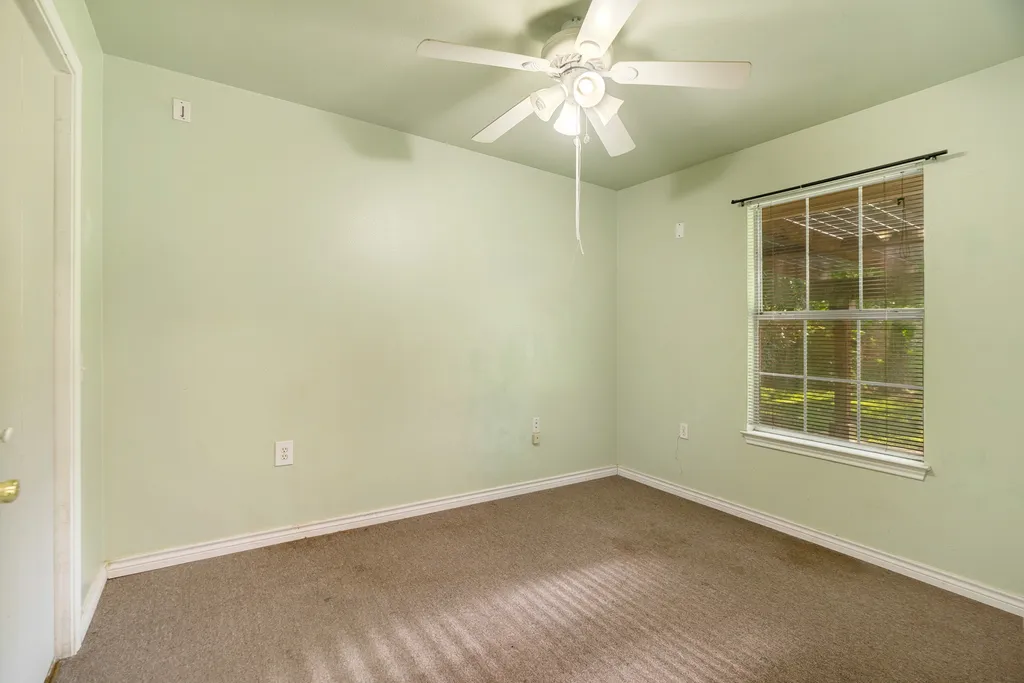 855 14th Street NW Paris TX 75460