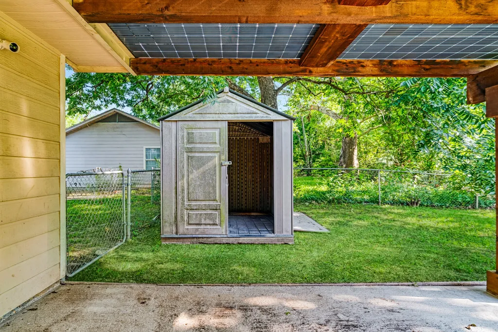 855 14th Street NW Paris TX 75460