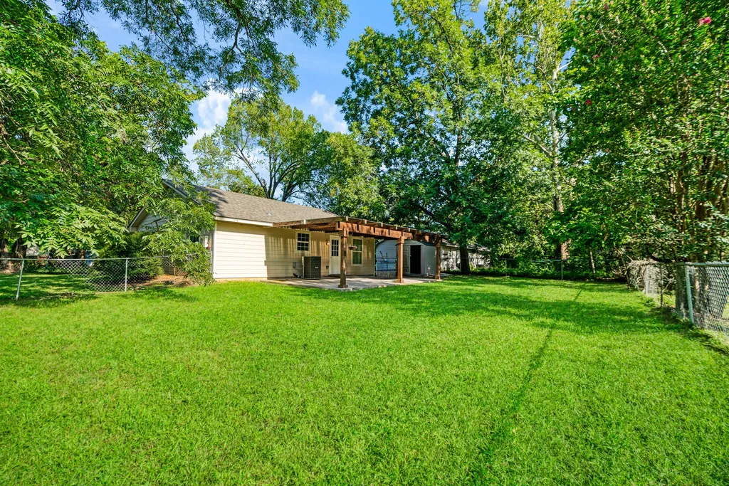 855 14th Street NW Paris TX 75460