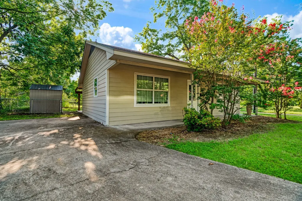 855 14th Street NW Paris TX 75460