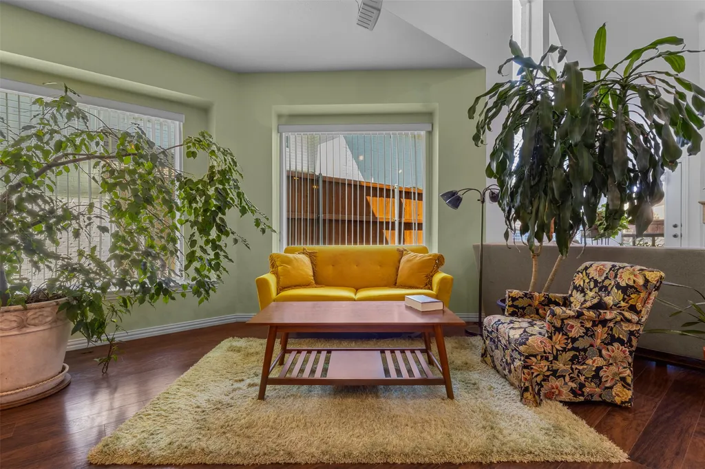 332 Kahala Drive Dallas TX 75218