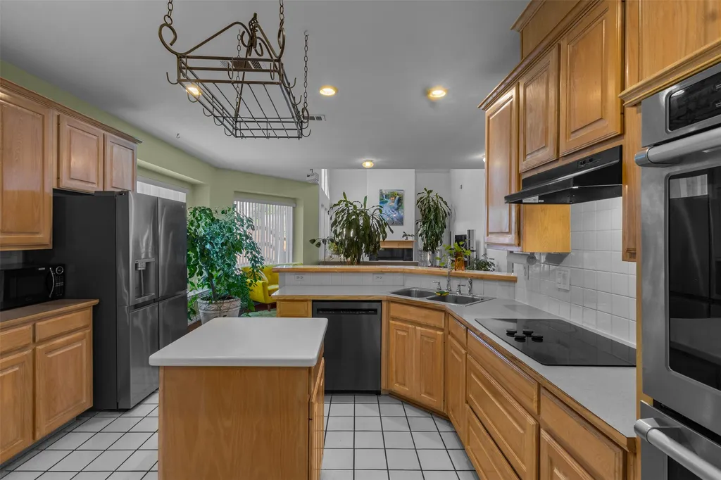332 Kahala Drive Dallas TX 75218