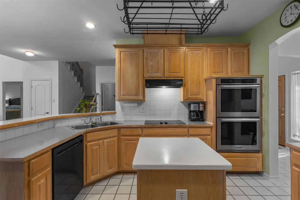 332 Kahala Drive Dallas TX 75218