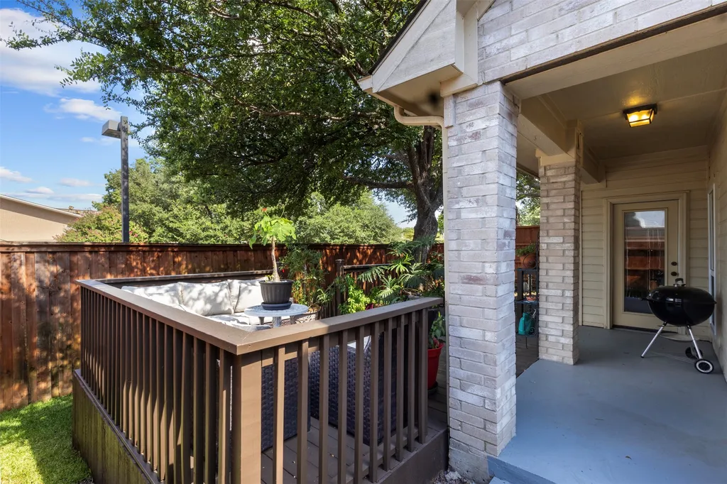 332 Kahala Drive Dallas TX 75218