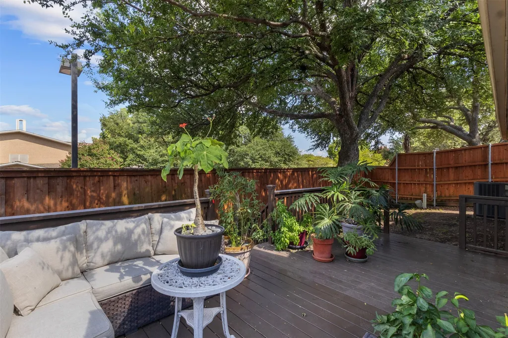 332 Kahala Drive Dallas TX 75218