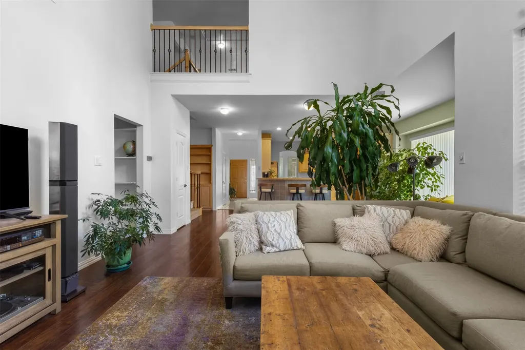 332 Kahala Drive Dallas TX 75218