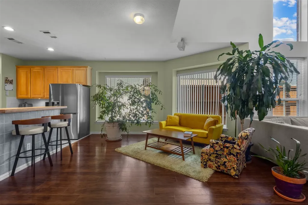 332 Kahala Drive Dallas TX 75218