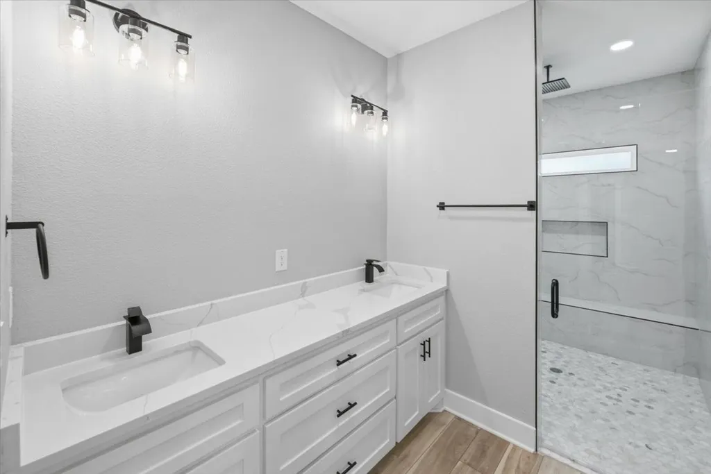 13015 Rainier Drive Woodway TX 76712