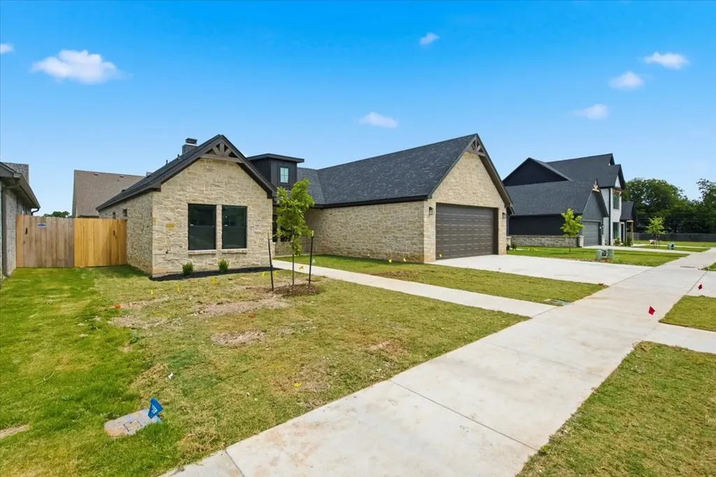 13015 Rainier Drive Woodway TX 76712