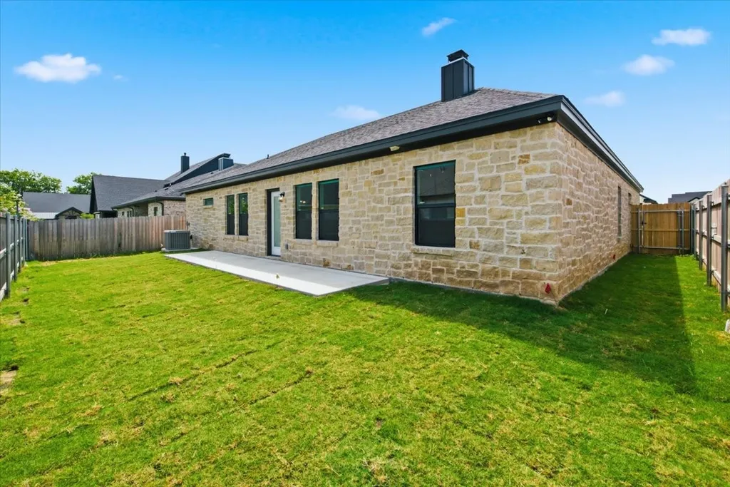 13015 Rainier Drive Woodway TX 76712