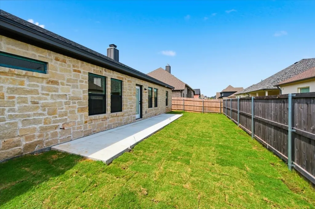 13015 Rainier Drive Woodway TX 76712