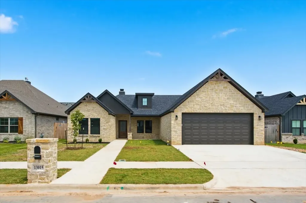 13015 Rainier Drive Woodway TX 76712