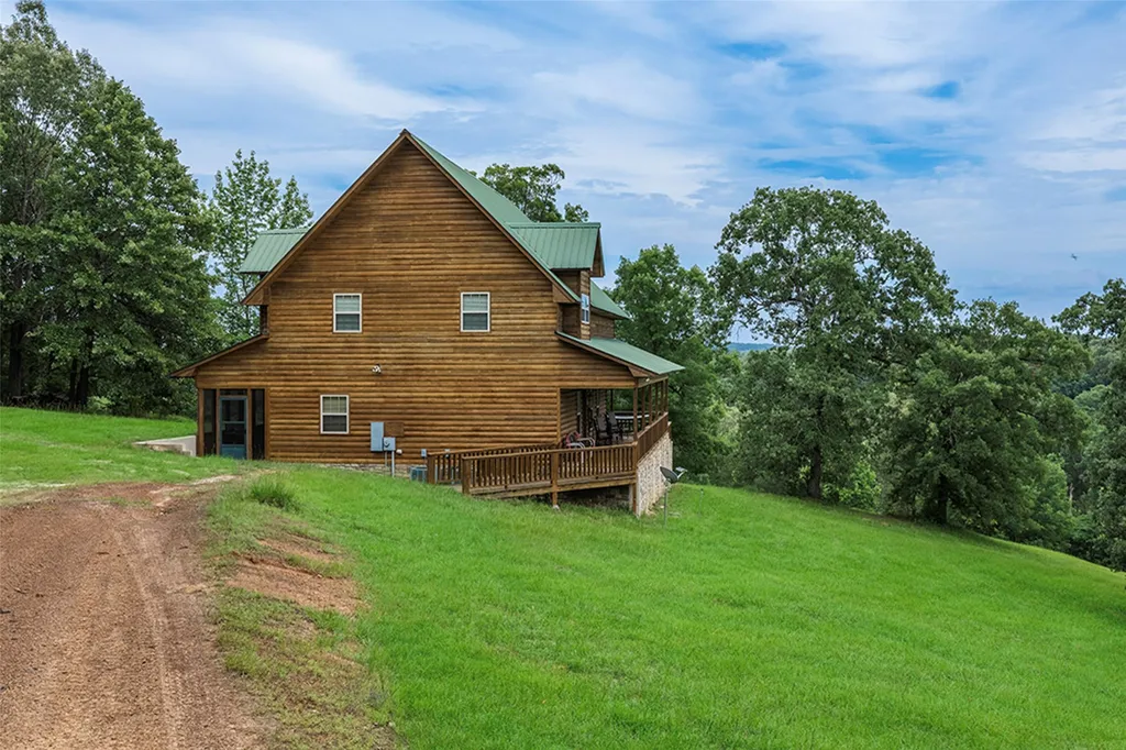 252 County Road 2110 Atlanta TX 75551