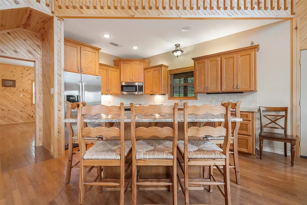 252 County Road 2110 Atlanta TX 75551