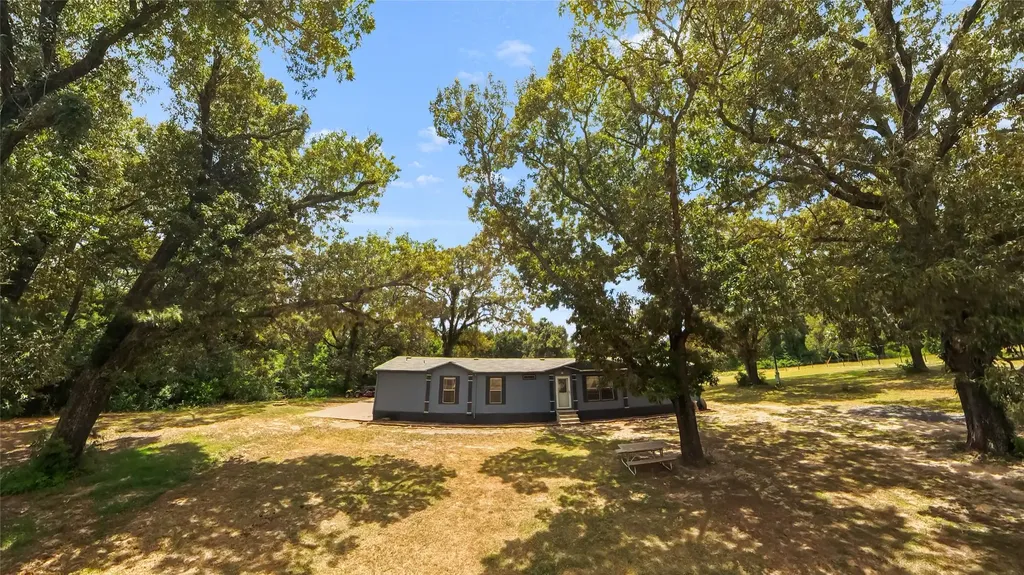 7212 County Road 2761 Buffalo TX 75831